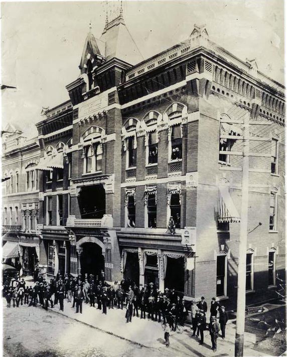 titusville-exhange-bldg-AOGHS crowds at oil exchange building in Titusville, PA, circa 1870s