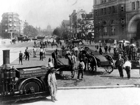 Asphalt-Capitol-AOGHS Pennsylvania Avenue being paved with asphalt in 1907.