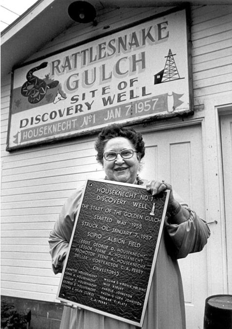 January-7-Michigan-AOGHS Michigan's "Golden Gulch" of Oil Ferne Houseknecht with her plaque.