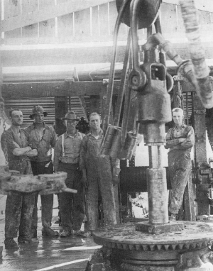 Rotary-San-Joaquin-Valley-Geology-AOGHS Sweeny 1866 rotary rig photo from 1917 oil well floor